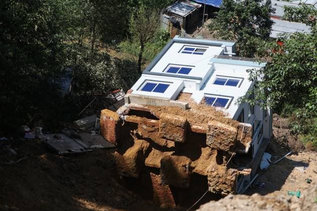 Heavy Rainfall Triggers Landslide in Dhapakhel LALITPUR, NEPAL - SEPTEMBER 28, 2026: A house lies partially collapsed after a landslide triggered by heavy rainfall in Dhapakhel, Lalitpur, Nepal. The landslide swept through the area following intense rain, damaging property and leaving residents assessing the aftermath. Lalitpur Nepal Copyright: x xShankarxBhujelx xJNAxPressx