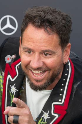 Trauffer at the premiere of the movie *Shaun the Sheep: The Beast of Mossy Bottom* (*Shaun das Schaf: Spuk im Kürbisfeld*) at the 22nd Zurich Film Festival at the Corso Zurich, September 27, 2026 Foto:xA.xRaemyx xFuturexImagex schaf_6905