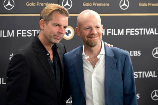 Alex Schulman with a guest at the premiere of the feature film *Adult Supervision Arkipelag* at the 22nd Zurich Film Festival at Corso Zurich, September 27, 2026 Foto:xA.xRaemyx xFuturexImagex adult_6910