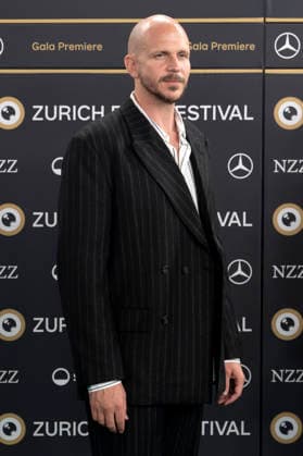Gustaf Skarsgard at the premiere of the film *Adult Supervision Arkipelag* at the 22nd Zurich Film Festival at Corso Zürich, September 27, 2026 Foto:xA.xRaemyx xFuturexImagex adult_6913