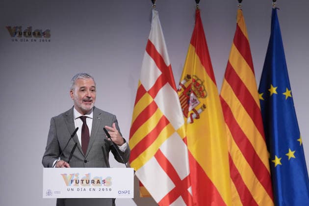Sánchez Takes Part in the Presentation of the Vidas Futuras Report Barcelona Mayor Jaume Collboni during the presentation of the Vidas Futuras report at the Disseny Hub Barcelona on September 28, 2026, in Barcelona, Catalonia, Spain. The report details key projections regarding housing, such as the transition toward smart urban models, the expansion of affordable housing, and climate neutrality in construction. Furthermore, in the social sphere, it forecasts challenges arising from demographic aging, labor automation, and climate change mitigation. SEPTEMBER 28, 2026, Spain Copyright: xDavidxZorrakinox 7805209