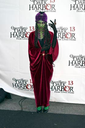 Cosplayers at the Queen Mary s Dark Harbor Media VIP Night at Dark Harbor, Long Beach, September 27, 2026 Foto:xD.xStarbuckx xFuturexImagex harbor_6906