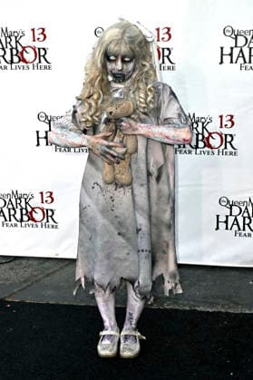 Cosplayers at the Queen Mary s Dark Harbor Media VIP Night at Dark Harbor, Long Beach, September 27, 2026 Foto:xD.xStarbuckx xFuturexImagex harbor_6909
