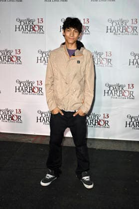 Aivan Uttapa at the Queen Mary s Dark Harbor Media VIP Night at Dark Harbor, Long Beach, September 27, 2026 Foto:xD.xStarbuckx xFuturexImagex harbor_6928