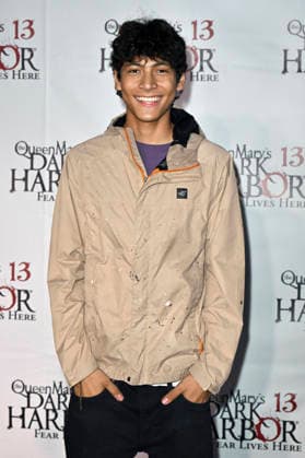 Aivan Uttapa at the Queen Mary s Dark Harbor Media VIP Night at Dark Harbor, Long Beach, September 27, 2026 Foto:xD.xStarbuckx xFuturexImagex harbor_6929