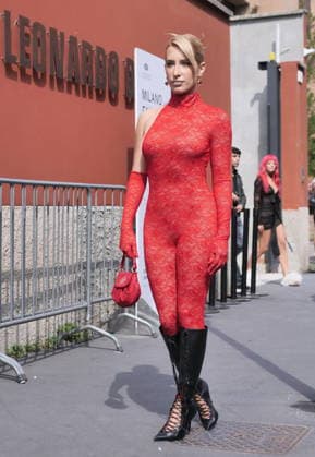IPA89067439 - During Milan Fashion Week, the real show isn t just on the runways—it s in the city s streets. Milanese street style becomes an open-air stage where eccentricity reveals all its facets.  Copyright: xLucaxPontix xLucaPonti IpaAgencyLucaPonti Ipax IPA89067439