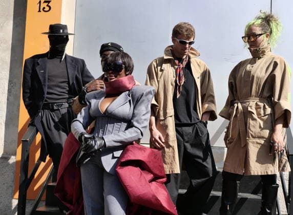 IPA89067522 - During Milan Fashion Week, the real show isn t just on the runways—it s in the city s streets. Milanese street style becomes an open-air stage where eccentricity reveals all its facets.  Copyright: xLucaxPontix xLucaPonti IpaAgencyx IPA89067522