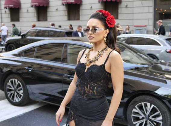 IPA89067721 - During Milan Fashion Week, the real show isn t just on the runways—it s in the city s streets. Milanese street style becomes an open-air stage where eccentricity reveals all its facets.  Copyright: xLucaxPontix xLucaPonti IpaAgencyx IPA89067721