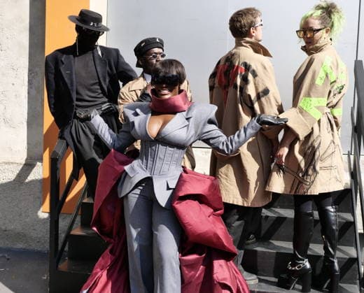 IPA89067525 - During Milan Fashion Week, the real show isn t just on the runways—it s in the city s streets. Milanese street style becomes an open-air stage where eccentricity reveals all its facets.  Copyright: xLucaxPontix xLucaPonti IpaAgencyx IPA89067525