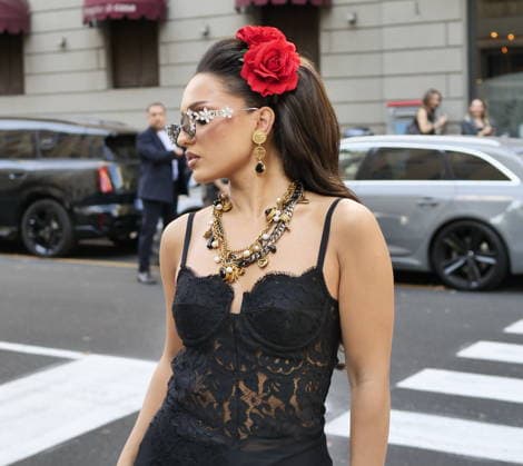 IPA89067722 - During Milan Fashion Week, the real show isn t just on the runways—it s in the city s streets. Milanese street style becomes an open-air stage where eccentricity reveals all its facets.  Copyright: xLucaxPontix xLucaPonti IpaAgencyx IPA89067722