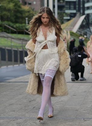 IPA89067731 - During Milan Fashion Week, the real show isn t just on the runways—it s in the city s streets. Milanese street style becomes an open-air stage where eccentricity reveals all its facets.  Copyright: xLucaxPontix xLucaPonti IpaAgencyx IPA89067731
