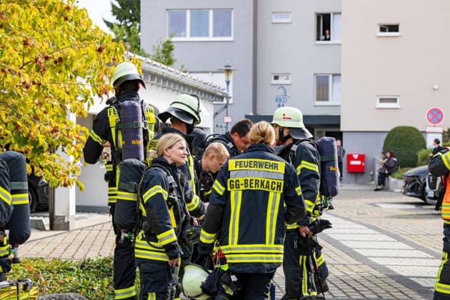 Apartment Completely Destroyed by Fire; Resident Escapes with Minor Injuries from Smoke O