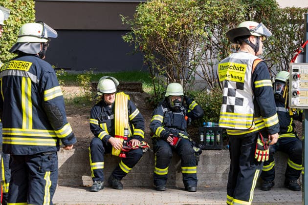 Apartment Completely Destroyed by Fire; Resident Escapes with Minor Injuries from Smoke O