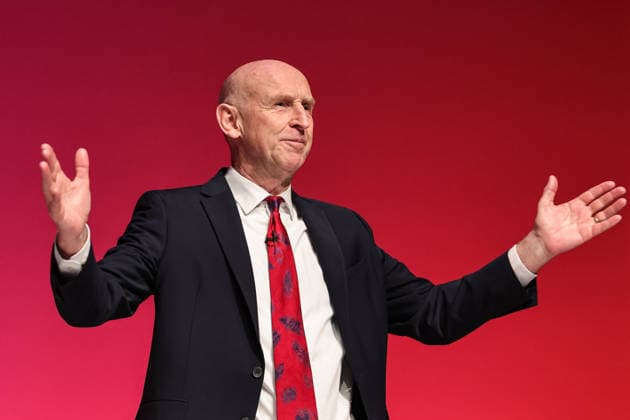 Labour Party Annual Conference Day Two Chancellor of the Exchequer John Healey MP acknowledges the floor as receives a standing ovation during the Labour Party Annual Conference Day Two at Convention Centre, Liverpool, United Kingdom on 28 September 2026 (Photo by Mark Cosgrove News Images) Liverpool Convention Centre Merseyside United Kingdom Copyright: xMarkxCosgrove NewsxImagesx