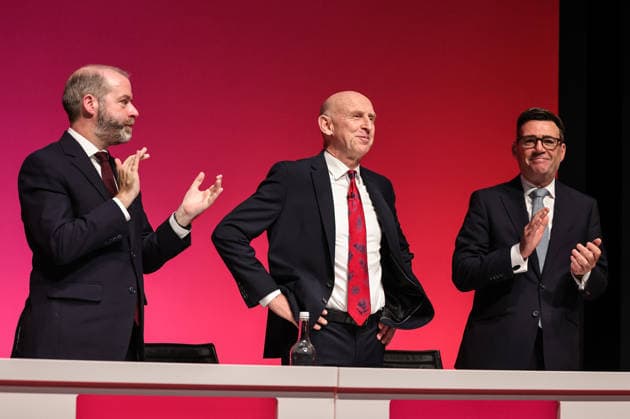 Labour Party Annual Conference Day Two Prime Minister of the United Kingdom Andy Burnham applauds Chancellor of the Exchequer John Healey MP after his speech during the Labour Party Annual Conference Day Two at Convention Centre, Liverpool, United Kingdom on 28 September 2026 (Photo by Mark Cosgrove News Images) Liverpool Convention Centre Merseyside United Kingdom Copyright: xMarkxCosgrove NewsxImagesx