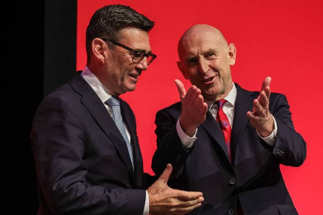 Labour Party Annual Conference Day Two Prime Minister of the United Kingdom Andy Burnham applauds Chancellor of the Exchequer John Healey MP after his speech during the Labour Party Annual Conference Day Two at Convention Centre, Liverpool, United Kingdom on 28 September 2026 (Photo by Mark Cosgrove News Images) Liverpool Convention Centre Merseyside United Kingdom Copyright: xMarkxCosgrove NewsxImagesx