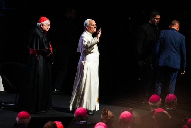 Visit by Pope Leo XVI: Speech on Peace in Metz POPE S VISIT TO FRANCE PHOTOPQR LE REPUBLICAIN LORRAIN Hugo AZMANI Metz September 28, 2026 Visit by Pope Leo XVI: Speech on Peace in Metz September 28, 2026, Metz, France Pope Leo XIV is on an apostolic visit to France from September 25 to 28, 2026 Metz, Moselle, Lorraine, France  Copyright: xPHOTOPQR LExREPUBLICAINxLORRAIN xHugoxAZMANIx 20260928RBL8387 20260928RBL8387