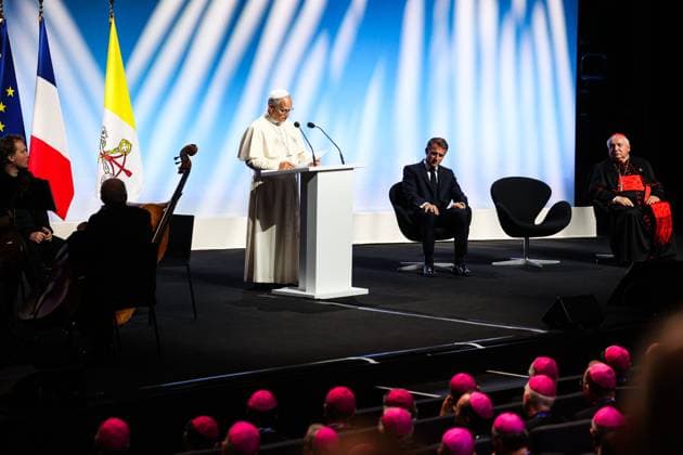 Visit by Pope Leo XVI: Speech on Peace in Metz POPE S VISIT TO FRANCE PHOTOPQR LE REPUBLICAIN LORRAIN Hugo AZMANI Metz September 28, 2026 Visit by Pope Leo XVI: Speech on Peace in Metz September 28, 2026, Metz, France Pope Leo XIV is on an apostolic visit to France from September 25 to 28, 2026 Metz, Moselle, Lorraine, France  Copyright: xPHOTOPQR LExREPUBLICAINxLORRAIN xHugoxAZMANIx 20260928RBL8388 20260928RBL8388