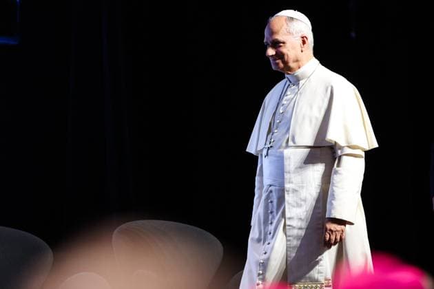 Visit by Pope Leo XVI: Speech on Peace in Metz POPE S VISIT TO FRANCE PHOTOPQR LE REPUBLICAIN LORRAIN Hugo AZMANI Metz September 28, 2026 Visit by Pope Leo XVI: Speech on Peace in Metz September 28, 2026, Metz, France Pope Leo XIV is on an apostolic visit to France from September 25 to 28, 2026 Metz, Moselle, Lorraine, France  Copyright: xPHOTOPQR LExREPUBLICAINxLORRAIN xHugoxAZMANIx 20260928RBL8400 20260928RBL8400