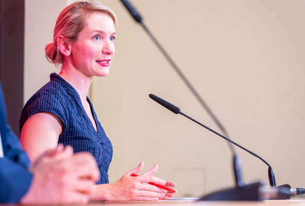Ines Schwerdtner, EUR, Germany, Berlin, September 28, 2026 Press conference by Ines Schwerdtner, chairwoman of the party Die Linke, at the Karl Liebknecht Haus on current issues: the complaint filed against Federal Minister Dobrindt, long-term care reform, expropriation or socialization, and the resignation of Jens Spahn