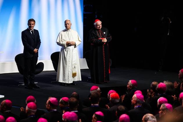 Visit by Pope Leo XVI: Speech on Peace in Metz POPE S VISIT TO FRANCE PHOTOPQR LE REPUBLICAIN LORRAIN Hugo AZMANI Metz September 28, 2026 Visit by Pope Leo XVI: Speech on Peace in Metz September 28, 2026, Metz, France Pope Leo XIV is on an apostolic visit to France from September 25 to 28, 2026 With French President Emmanuel Macron Metz, Moselle, Lorraine, France  Copyright: xPHOTOPQR LExREPUBLICAINxLORRAIN xHugoxAZMANIx 20260928RBL8390 20260928RBL8390