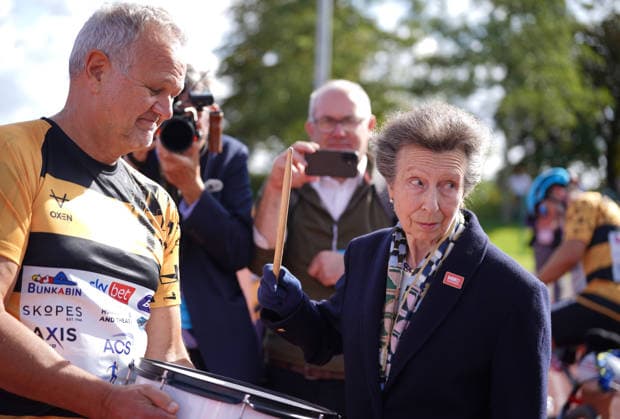 The Princess Royal Meets Sir Kevin Sinfield During His 7 In 7 Challenge YORK, ENGLAND - SEPTEMBER 28: Princess Anne, Princess Royal bangs a drum to start the next stage of the race during the 7 in 7: The Grand Finale at the University of York Athletics Track on September 28, 2026 in York, England. Sir Kevin Sinfield is running an ultra marathon every day for seven days to raise money for motor neurone disease (MND) in memory of his former Leeds Rhinos teammate Rob Burrow., Credit:Dominic Lipinski PA ROTA - B68 Avalon United Kingdom, England, York  Copyright: xDominicxLipinskix xPAxROTAx-xB68x xAvalonx 1138881242