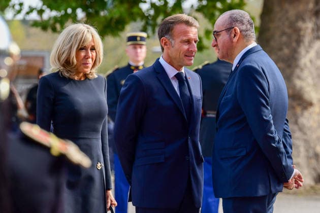 President Emmanuel Macron, his wife, First Lady Brigitte Macron, and Laurent Nunez, Minister of State and Minister of the Interior, welcome guests upon their arrival for the At the Roots of Europe: For Peace and Unity meeting at the Robert Schuman Conference Center in Metz, France, on September 28, 2026, the final day of the Pope’s visit to France. Romain Doucelin Bestimage French President Emmanuel Macron and his wife, First Lady Brigitte Macron, welcome guests upon their arrival for the At the Roots of Europe for Peace and Unity meeting at the Robert Schuman Conference Center in Metz, France, on September 28, 2026, the final day of the Pope’s visit to France Metz, France Copyright: xRomainxDoucelinx xBestimagexRomainxDoucelinx xBestimagex