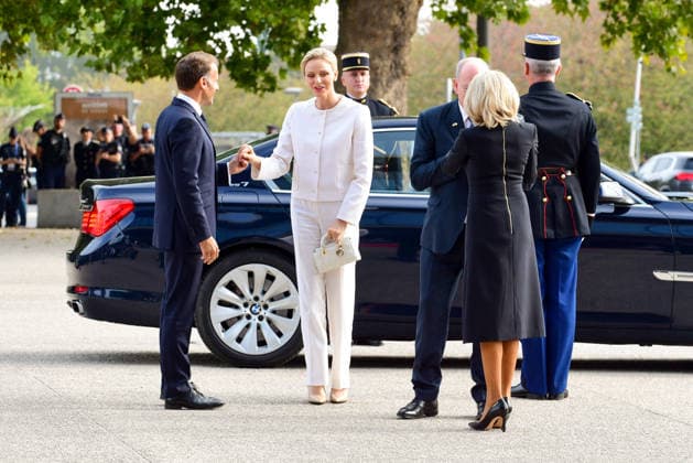 President Emmanuel Macron and his wife, First Lady Brigitte Macron, welcome Prince Albert II of Monaco and Princess Charlène of Monaco upon their arrival for the At the Roots of Europe for Peace and Unity meeting at the Robert Schuman Conference Center in Metz, France, on September 28, 2026, the final day of the Pope’s visit to France. Romain Doucelin Bestimage French President Emmanuel Macron and his wife, First Lady Brigitte Macron, welcome guests upon their arrival for the At the Roots of Europe: For Peace and Unity meeting at the Robert Schuman Conference Center in Metz, France, on September 28, 2026, the final day of the Pope’s visit to France Metz, France Copyright: xRomainxDoucelinx xBestimagexRomainxDoucelinx xBestimagex