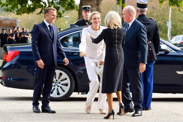 President Emmanuel Macron and his wife, First Lady Brigitte Macron, welcome Prince Albert II of Monaco and Princess Charlène of Monaco upon their arrival for the At the Roots of Europe for Peace and Unity meeting at the Robert Schuman Conference Center in Metz, France, on September 28, 2026, the final day of the Pope’s visit to France. Romain Doucelin Bestimage French President Emmanuel Macron and his wife, First Lady Brigitte Macron, welcome guests upon their arrival for the At the Roots of Europe: For Peace and Unity meeting at the Robert Schuman Conference Center in Metz, France, on September 28, 2026, the final day of the Pope’s visit to France Metz, France Copyright: xRomainxDoucelinx xBestimagexRomainxDoucelinx xBestimagex