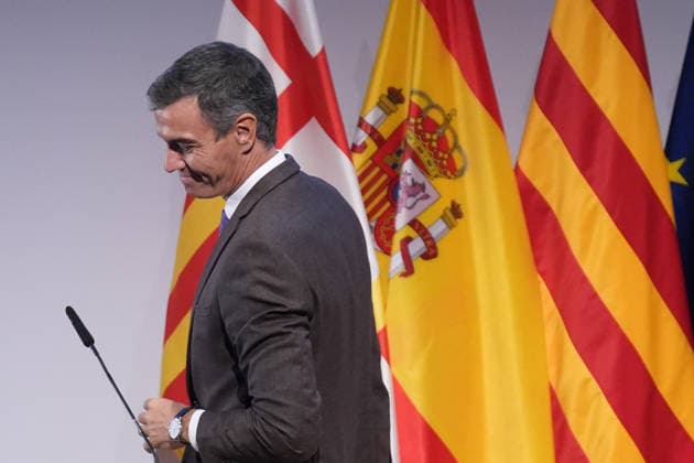 Sánchez Participates in the Presentation of the Vidas Futuras Report Prime Minister Pedro Sánchez during the presentation of the Vidas Futuras report at the Disseny Hub Barcelona on September 28, 2026, in Barcelona, Catalonia, Spain. The report details key projections regarding housing, such as the transition toward smart urban models, the expansion of affordable housing, and climate neutrality in construction. Furthermore, in the social sphere, it forecasts challenges arising from an aging population, labor automation, and climate change mitigation. SEPTEMBER 28, 2026, Spain Copyright: xDavidxZorrakinox 7805912