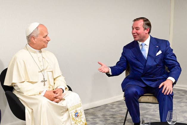 Pope Leo XIV in France - Grand Duke Guillaume at Meeting For Peace And Unity in Metz French President Emmanuel Macron, First Lady Brigitte Macron, and Grand Duke Guillaume meet with Pope Leo XIV before the At the Roots of Europe: For Peace and Unity meeting at the Robert Schuman Conference Centre in Metz, northeastern France on September 28, 2026, the final day of the Pope s visit to France. Photo by Romain Doucelin Pool ABACAPRESS.COM Metz France  Copyright: xDoucelinxRomain ABACAx