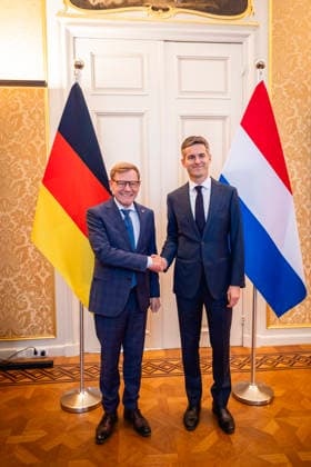 L R Johann Wadephul (CDU), Federal Minister of Foreign Affairs, and Tom Berendsen, Minister of Foreign Affairs of the Netherlands, photographed during a meeting in The Hague on September 28, 2026. Photographed on behalf of the Federal Foreign Office, The Hague, Germany Copyright: xJulianexSonntagx