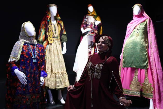 RUSSIA, MOSCOW - SEPTEMBER 28, 2026: A woman in traditional dress is seen during the Festival of Iranian Culture at the All-Russian Museum of Decorative Art. Artyom Geodakyan TASS  98491357