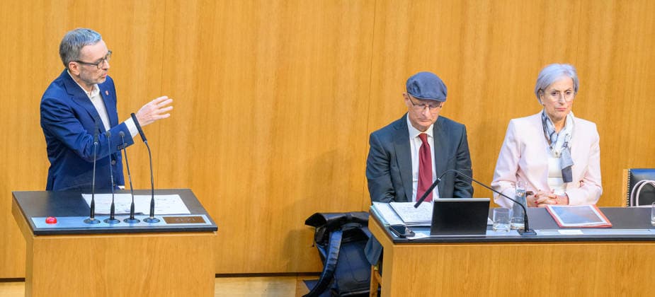 Vienna, September 28, 2026—99th Session of the National Council: Special Session on the Adoption of the Federal Government’s Fuel Price Rebate PHOTO: FPÖ Caucus Leader Herbert Kickl, Finance Minister Markus Marterbauer (SPÖ) and Justice Minister Anna Sporrer (
