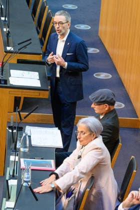 Vienna, September 28, 2026—99th Session of the National Council: Special Session to Approve the Federal Government’s Fuel Price Rebate PHOTO: FPÖ Caucus Leader Herbert Kickl, Finance Minister Markus Marterbauer (SPÖ) and Justice Minister Anna Sporrer (SPÖ) 99