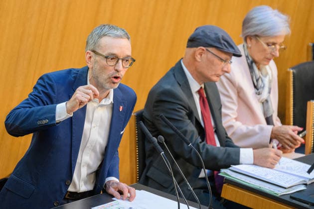 Vienna, September 28, 2026—99th Session of the National Council: Special Session to Approve the Federal Government’s Fuel Price Rebate PHOTO: FPÖ Caucus Leader Herbert Kickl, Finance Minister Markus Marterbauer (SPÖ) and Justice Minister Anna Sporrer (SPÖ) 99t