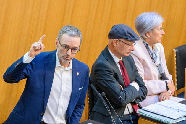 Vienna, September 28, 2026—99th Session of the National Council: Special Session to Approve the Federal Government’s Fuel Price Rebate PHOTO: FPÖ Caucus Leader Herbert Kickl, Finance Minister Markus Marterbauer (SPÖ) and Justice Minister Anna Sporrer (SPÖ) 99t