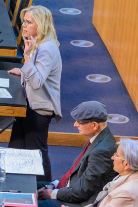 Vienna, September 28, 2026—99th Session of the National Council: Special session to adopt the federal government’s fuel price rebate PHOTO: Leonore Gewessler, federal spokesperson for the Greens, Finance Minister Markus Marterbauer (SPÖ) and Justi