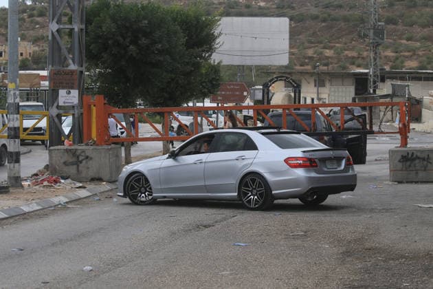 Palestinians Cross Gate Amid West Bank Movement Restrictions Palestinians cross an iron gate west of the West Bank city of Nablus on September 28, 2026, as Israeli restrictions on movement continue for a second day during the Jewish holiday of Sukkot. Israeli forces have closed a number of checkpoints and gates across the West Bank, restricting Palestinian travel between cities, towns and villages and disrupting access to workplaces and services. Photo by Mohammed Nasser apaimages Nablus West Bank Palestinian Territory 280926_Nablus_MN_00(8) Copyright: xapaimagesxMohammedxNasserx xapaimagesx