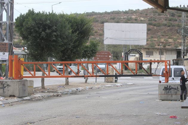Palestinians Cross Gate Amid West Bank Movement Restrictions Palestinians cross an iron gate west of the West Bank city of Nablus on September 28, 2026, as Israeli restrictions on movement continue for a second day during the Jewish holiday of Sukkot. Israeli forces have closed a number of checkpoints and gates across the West Bank, restricting Palestinian travel between cities, towns and villages and disrupting access to workplaces and services. Photo by Mohammed Nasser apaimages Nablus West Bank Palestinian Territory 280926_Nablus_MN_00(5) Copyright: xapaimagesxMohammedxNasserx xapaimagesx
