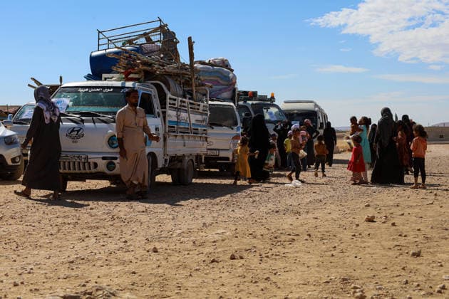 65 families return to their homes from Rasm al-Akhdar camp in Manbij MANBIJ, SYRIA - SEPTEMBER 28: A total of 65 families, comprising around 300 people living at Rasm al-Akhdar camp in the Manbij area of northern Syria leave the camp to return to their homes in Aleppo and Raqqa, on September 28, 2026. The convoy of families set off for the areas of Maskanah and Deir Hafir in Aleppo province and locations in Raqqa. The Syrian Red Crescent distributed emergency aid packages to the families leaving the camp. Nebieha Altaha Anadolu Manbij Syria. Editorial use only. Please get in touch for any other usage.  Copyright: x2026xAnadoluxNebiehaxAltahax