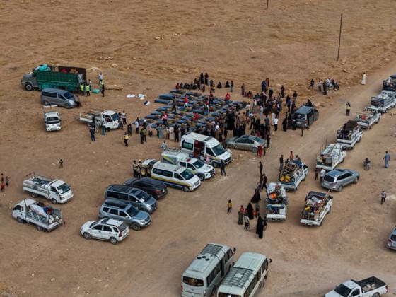 65 families return to their homes from Rasm al-Akhdar camp in Manbij MANBIJ, SYRIA - SEPTEMBER 28: A total of 65 families, comprising around 300 people living at Rasm al-Akhdar camp in the Manbij area of northern Syria leave the camp to return to their homes in Aleppo and Raqqa, on September 28, 2026. The convoy of families set off for the areas of Maskanah and Deir Hafir in Aleppo province and locations in Raqqa. The Syrian Red Crescent distributed emergency aid packages to the families leaving the camp. Nebieha Altaha Anadolu Manbij Syria. Editorial use only. Please get in touch for any other usage.  Copyright: x2026xAnadoluxNebiehaxAltahax