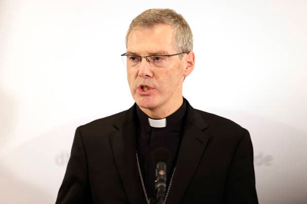 Heiner Wilmer at the opening press conference for the fall plenary assembly of the German Bishops Conference at the Fulda Cathedral Parish Center, September 28, 2026 Foto:xP.xBackx xFuturexImagex bischofskonferenz_6930