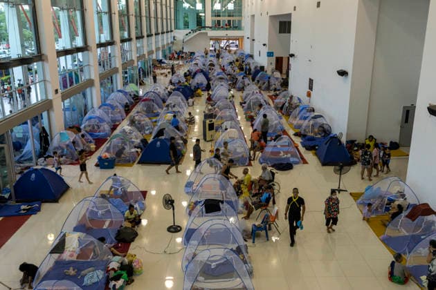Bangkok Flooding Forces Residents Into Temporary Shelters Between 700 and 800 people have sought refuge at a government-organised shelter at King Mongkut™s Institute of Technology Ladkrabang (KMITL) after flooding affected their homes, according to an organiser, in Bangkok, Thailand, September 28, 2026. Bangkok Bangkok Thailand Copyright: xNicolaxLongobardix