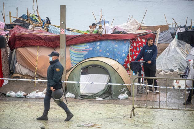 Rain Affects the Settlements on El Trampolín Beach in Ceuta Migrants Remain in the Settlements on El Trampolín Beach Despite the Rain, as of September 28, 2026, in Ceuta, Spain. Around 3,000 migrants remain in makeshift encampments on Ceuta’s beaches following the massive influx recorded in late July. The continuous rain is flooding the ground and damaging the shacks built from reeds, plastic, cardboard, and sheets on Trampolín Beach. SEPTEMBER 28, 2026. Ceuta, Spain  Copyright: xMarcosxMorenox 7806270