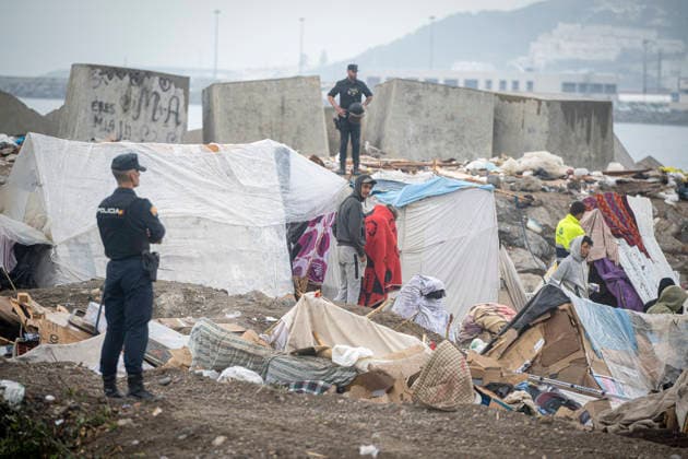 Rain Affects the Settlements on El Trampolín Beach in Ceuta Migrants Remain in the Settlements on El Trampolín Beach Despite the Rain, as of September 28, 2026, in Ceuta, Spain. Around 3,000 migrants remain in makeshift encampments on Ceuta’s beaches following the massive influx recorded in late July. The continuous rain is flooding the ground and damaging the shacks built from reeds, plastic, cardboard, and sheets on Trampolín Beach. SEPTEMBER 28, 2026. Ceuta, Spain  Copyright: xMarcosxMorenox 7806272