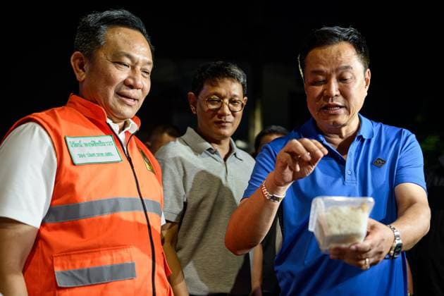 September 28, 2026, Bangkok, Thailand: BANGKOK, THAILAND, SEPTEMBER 28, 2026: Thai Prime Minister Anutin Charnvirakul visits the flood-hit Khlong Chan Housing Estate in Bang Kapi district, as residents continue to cope with severe flooding. Floodwaters reached about 1.5 metres in the community, disrupting daily life and leaving some residents without electricity, clean water and access to essential supplies. Bangkok Thailand  - ZUMAq101 20260928_zna_q101_068 Copyright: xWatsawatxKoktabtimx