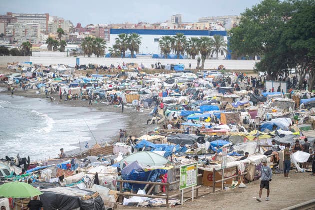 Rain Affects the Settlements on El Trampolín Beach in Ceuta Migrants Remain in the Settlements on El Trampolín Beach Despite the Rain, as of September 28, 2026, in Ceuta, Spain. Around 3,000 migrants remain in makeshift settlements on Ceuta’s beaches following the massive influx recorded in late July. Continuous rain is flooding the ground and damaging the shacks built with reeds, plastic, cardboard, and sheets on Trampolín Beach. SEPTEMBER 28, 2026, Ceuta, Ceuta, Spain  Copyright: xMarcosxMorenox 7806285