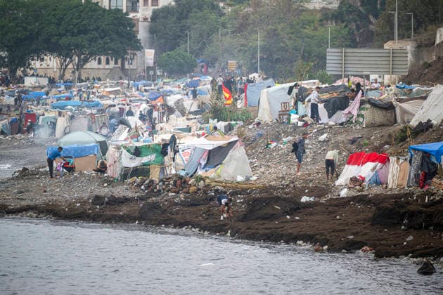 Rain Affects the Settlements on El Trampolín Beach in Ceuta Migrants Remain in the Settlements on El Trampolín Beach Despite the Rain, as of September 28, 2026, in Ceuta, Spain. Around 3,000 migrants remain in makeshift settlements on Ceuta’s beaches following the massive influx recorded in late July. Continuous rain is flooding the ground and damaging the shacks built with reeds, plastic, cardboard, and sheets on Trampolín Beach. SEPTEMBER 28, 2026, Ceuta, Ceuta, Spain  Copyright: xMarcosxMorenox 7806289