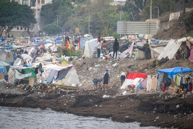 Rain Affects the Settlements on El Trampolín Beach in Ceuta Migrants Remain in the Settlements on El Trampolín Beach Despite the Rain, as of September 28, 2026, in Ceuta, Spain. Around 3,000 migrants remain in makeshift settlements on Ceuta’s beaches following the massive influx recorded in late July. Continuous rain is flooding the ground and damaging the shacks built with reeds, plastic, cardboard, and sheets on Trampolín Beach. SEPTEMBER 28, 2026, Ceuta, Ceuta, Spain  Copyright: xMarcosxMorenox 7806291